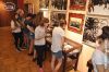  Dwadzieścia lat wolności - młodzież zwiedza wystawę w muzeum
