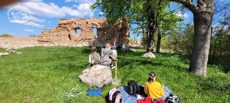  Plener na zabytkowych ruinach zamku Sędziwoja w Szubinie